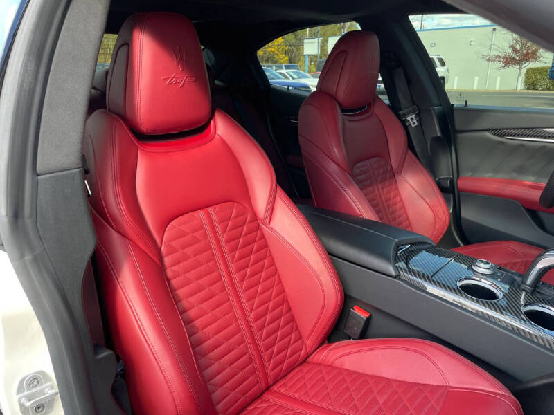 2023 Maserati Ghibli Trofeo