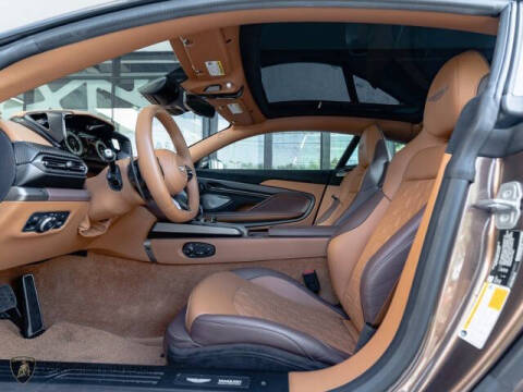 2025 Aston Martin Vanquish