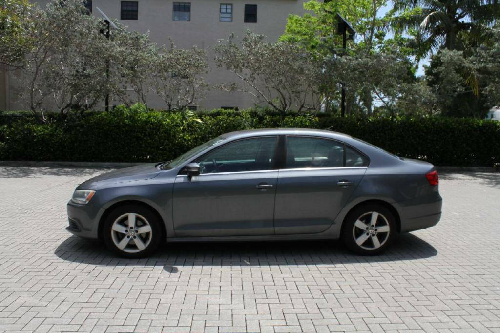 Black 2014 Volkswagen Jetta TDI 2