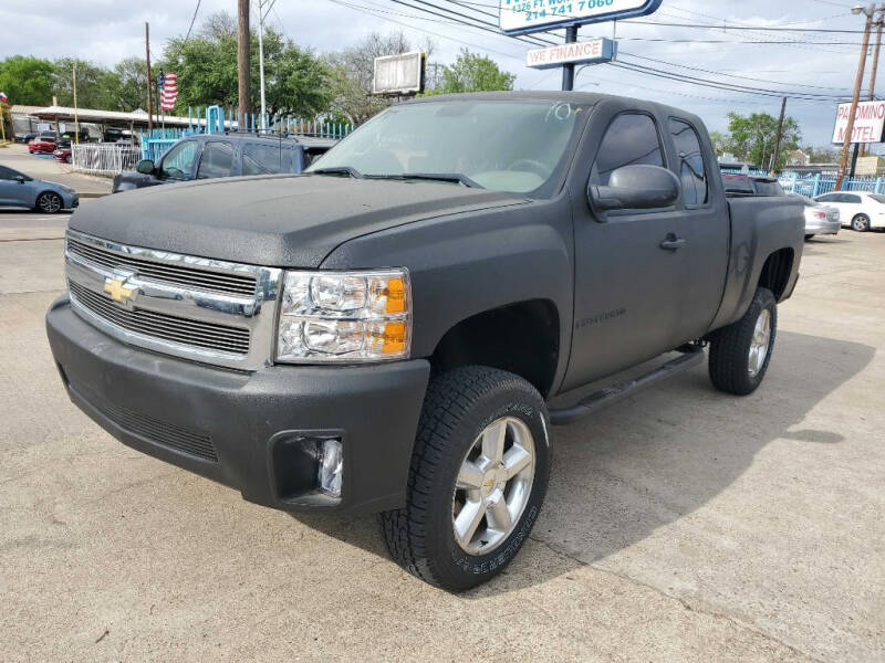 2008 Chevrolet Silverado 1500 for sale at DANNY AUTO SALES in Dallas TX