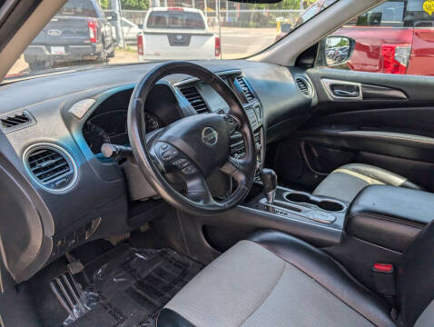 2020 Nissan Pathfinder SV