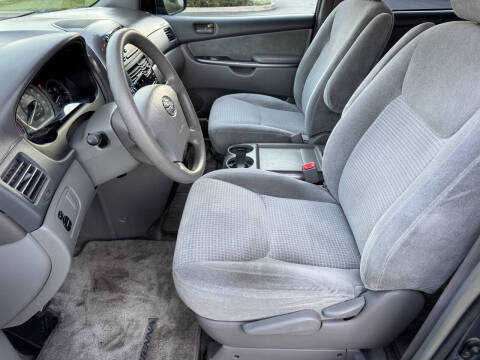 2006 Toyota Sienna CE 7 Passenger