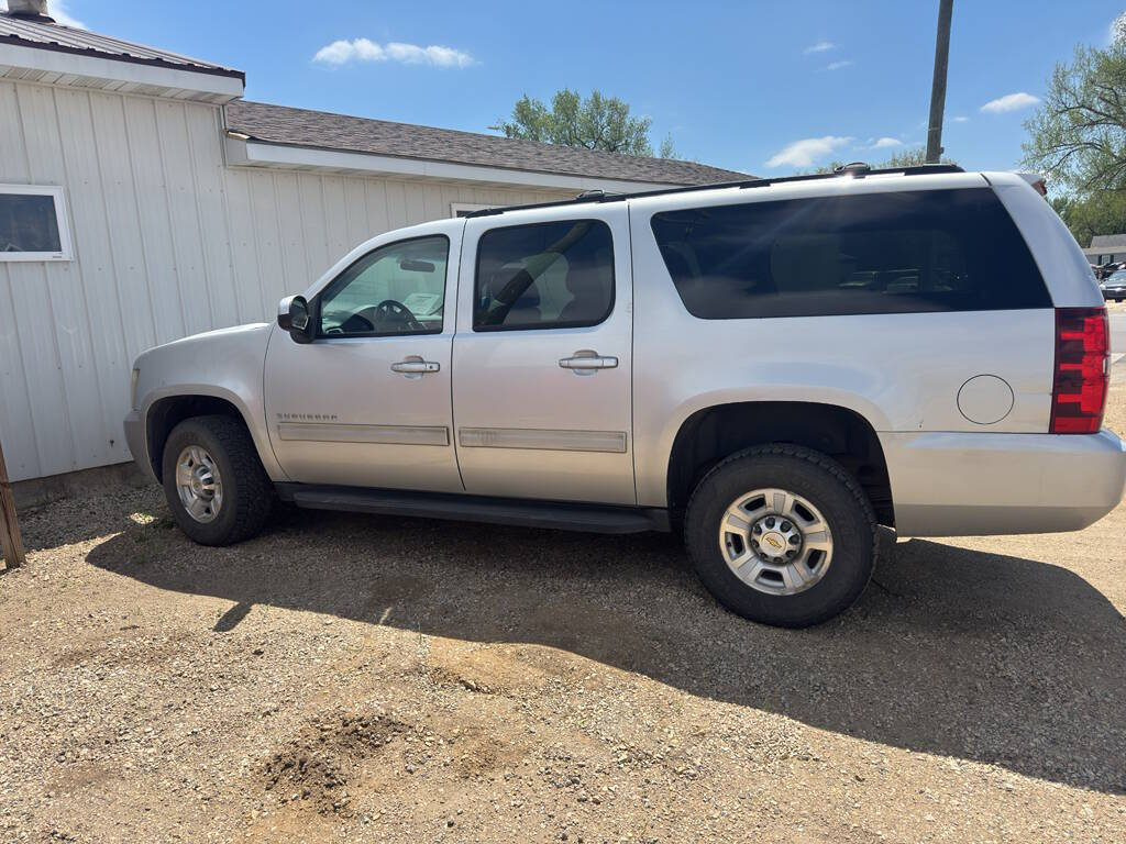 2011 Chevrolet Suburban 1
