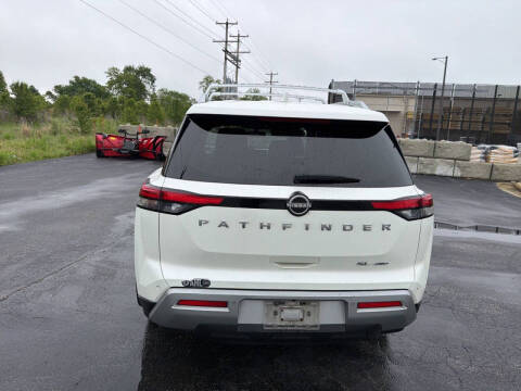 2022 Nissan Pathfinder SL