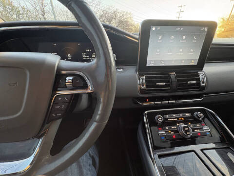 2019 Lincoln Navigator Select