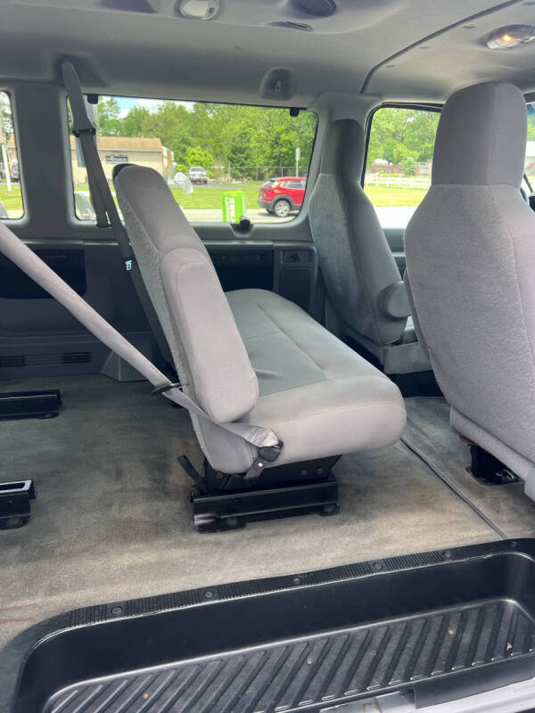 2013 Ford E-Series E-350 SD XLT