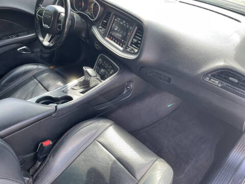 2018 Dodge Challenger SXT Plus