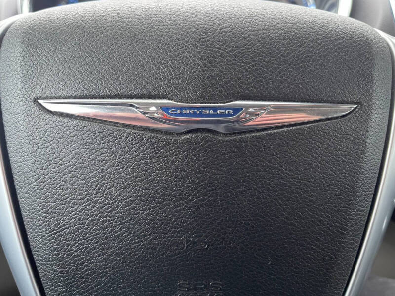 2012 Chrysler Town and Country Touring-L