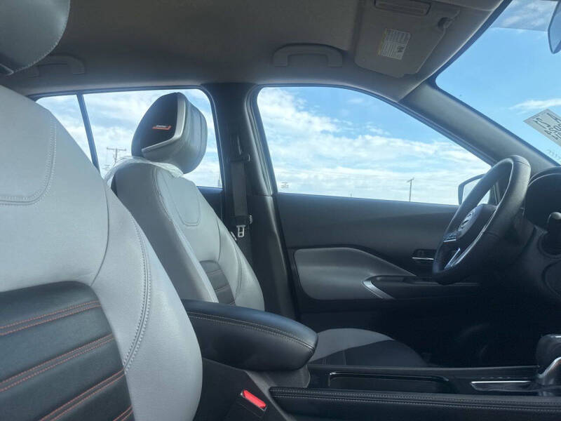 2024 Nissan Kicks SR