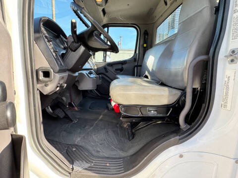 2016 Freightliner M2 106