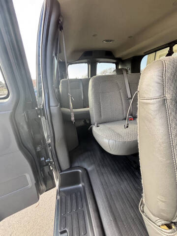 2017 Chevrolet Express LS 2500