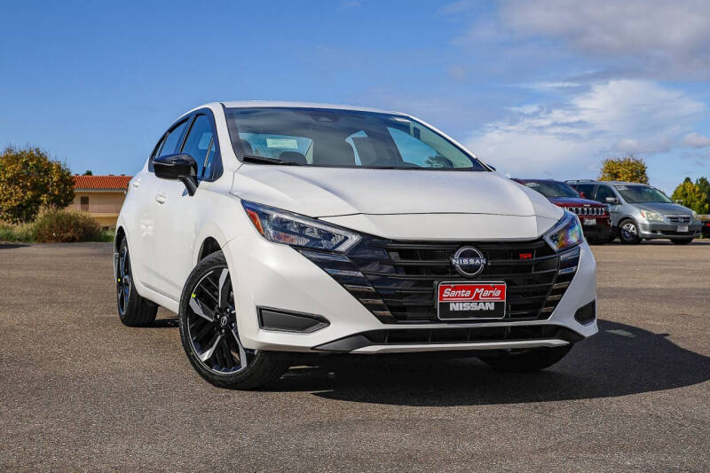 2025 Nissan Versa Sedan SR's photo