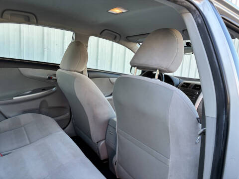 2011 Toyota Corolla LE