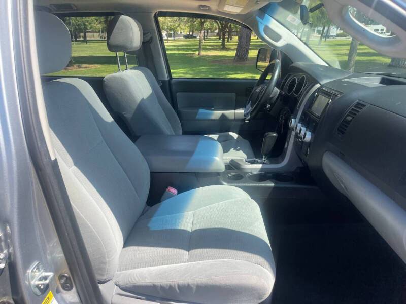 2016 Toyota Sequoia SR5