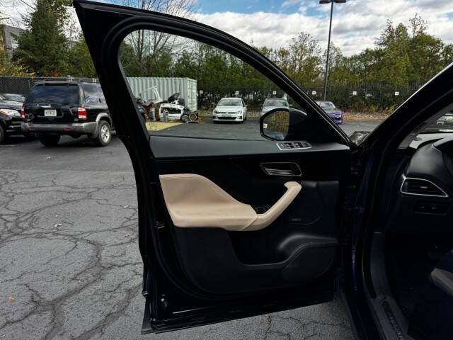 2018 Jaguar F-PACE 25t Premium