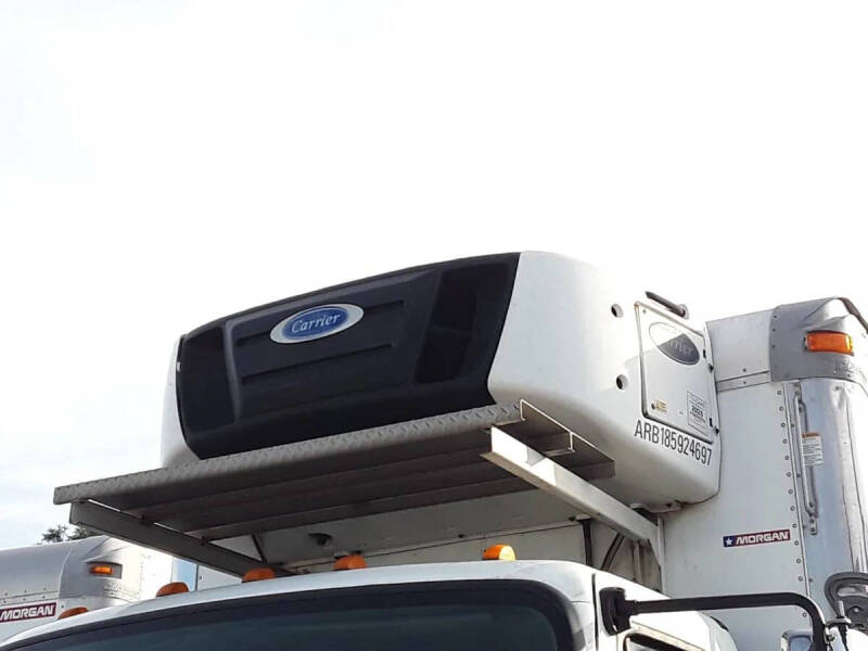 2018 Freightliner M2 106