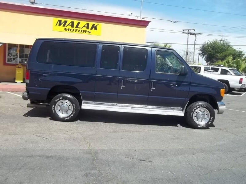 2003 Ford Econoline Wagon XLT photo 4