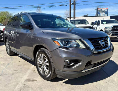 2020 Nissan Pathfinder SV