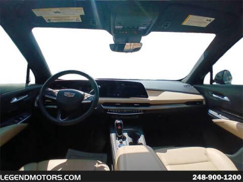 2025 Cadillac XT4 Premium Luxury