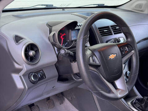 2013 Chevrolet Sonic LT Manual