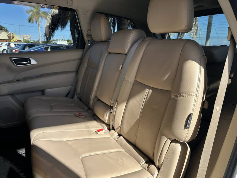 2018 Nissan Pathfinder SL