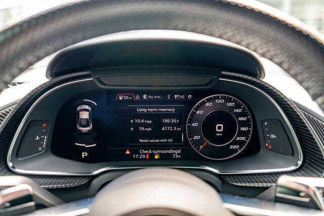 2017 Audi R8 29