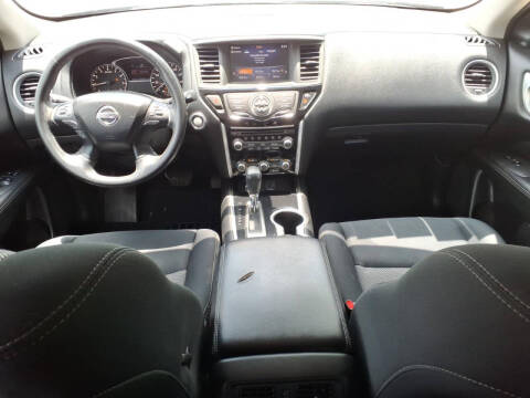 2019 Nissan Pathfinder SV