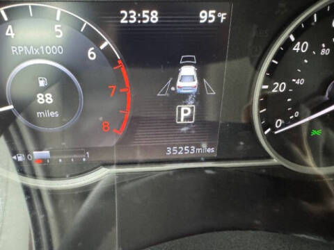 2020 Nissan Versa SR