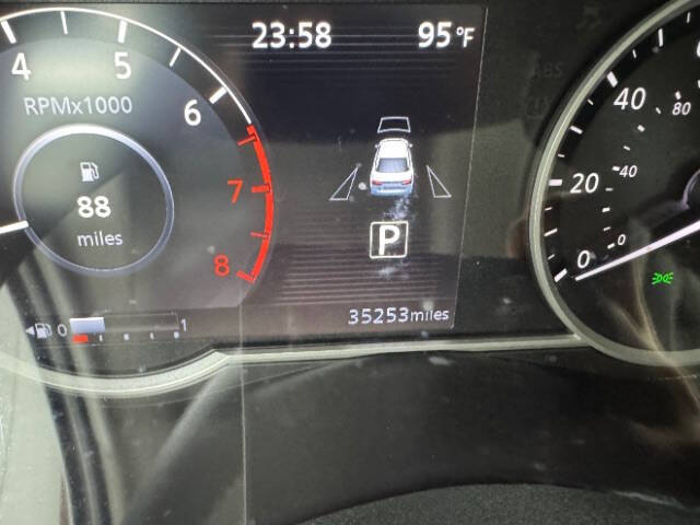 2020 Nissan Versa SR