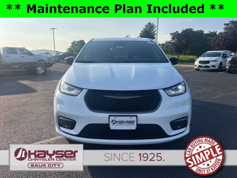 2026 Chrysler Pacifica Select