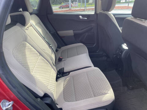 2020 Ford Escape SE