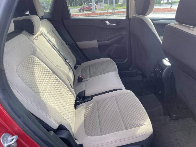 2020 Ford Escape SE