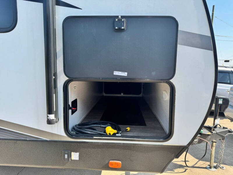 2023 Cruiser RV SHADOW CRUISER 228RKS