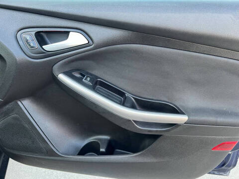 2017 Ford Focus Titanium