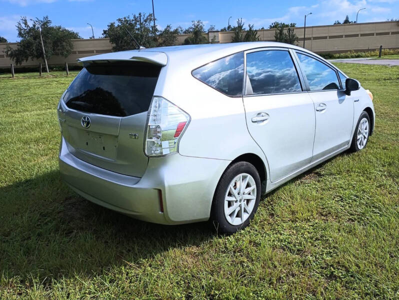 2012 Toyota Prius v Five