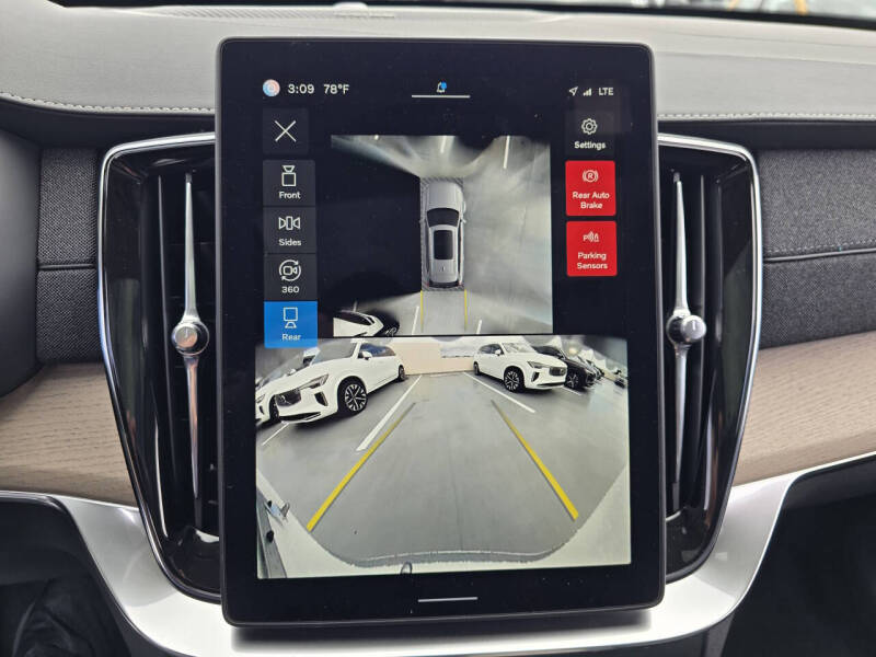 2025 Volvo XC90 B6 Core Bright Theme