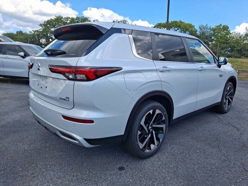 2025 Mitsubishi Outlander PHEV SE