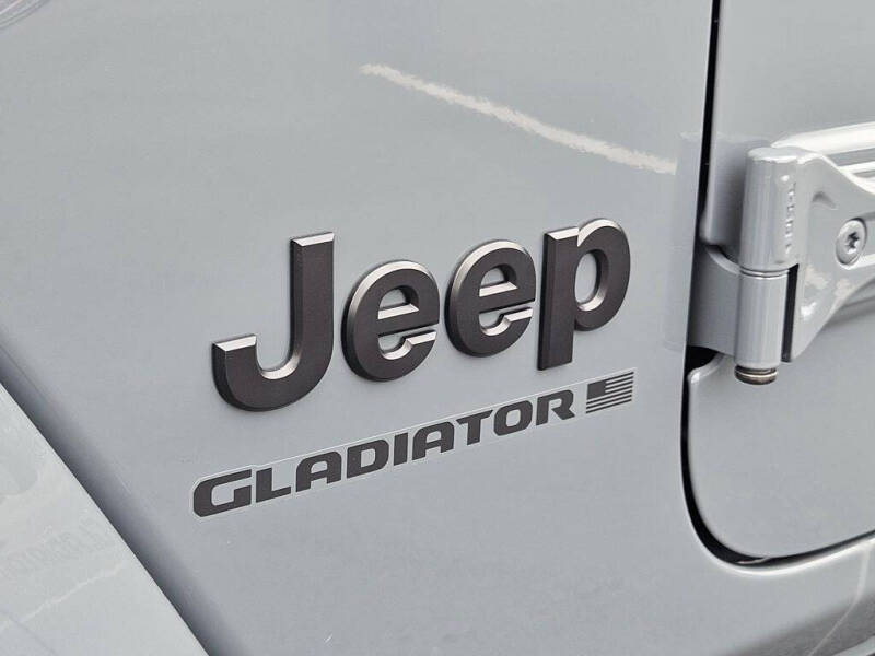 2025 Jeep Gladiator Sport