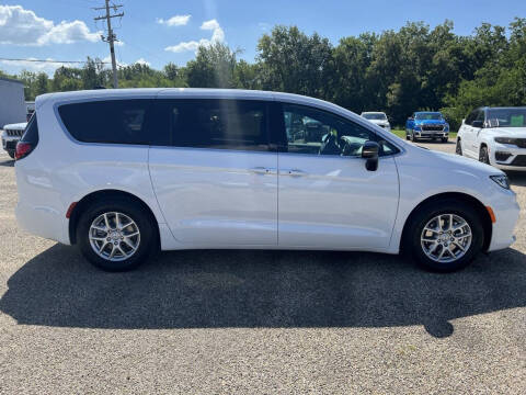 2026 Chrysler Pacifica Select