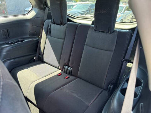 2017 Nissan Pathfinder S