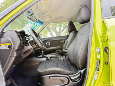 2016 Kia Soul +