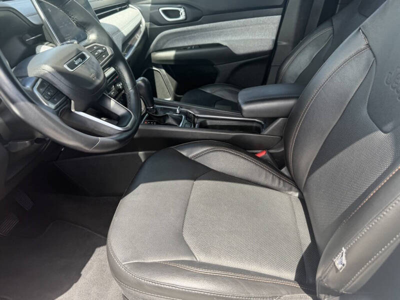 2022 Jeep Compass Latitude Lux