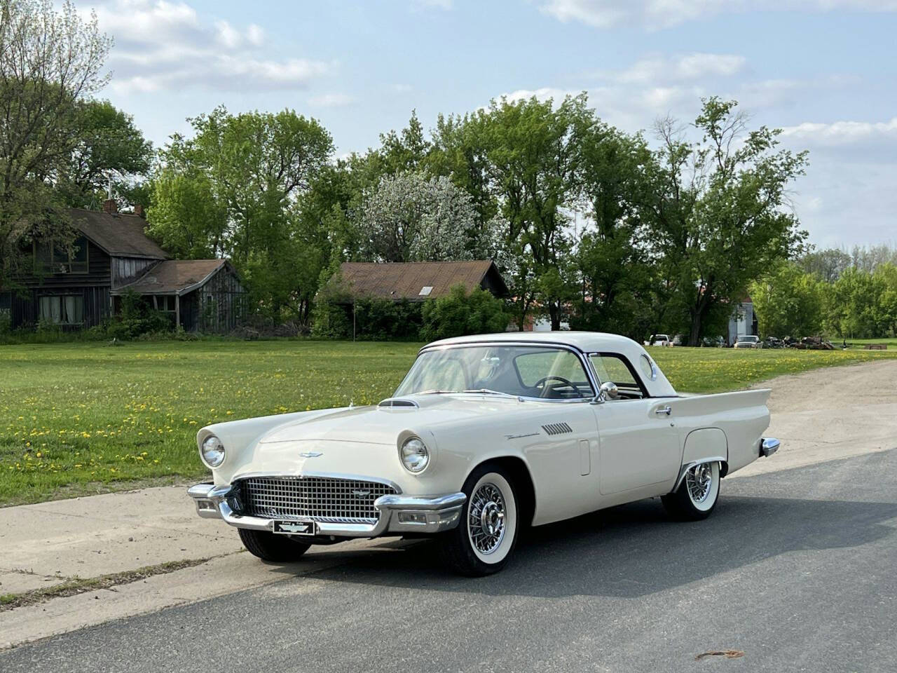 1957 Ford Thunderbird 9