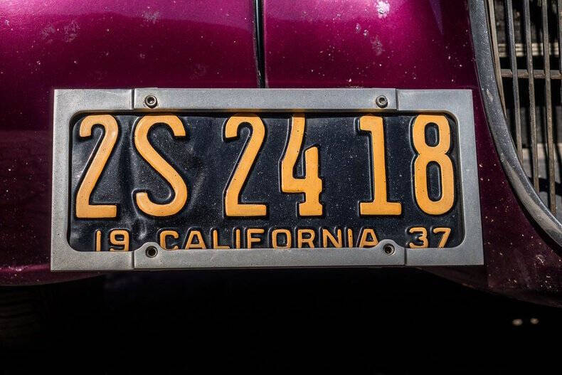 1937 Plymouth Deluxe