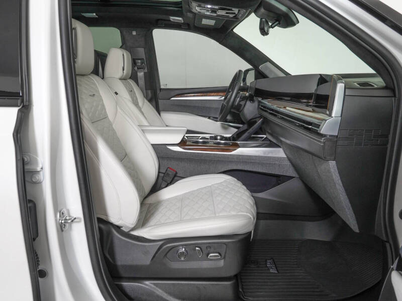 2025 Cadillac Escalade Sport Platinum