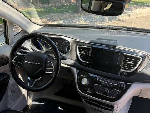 2020 Chrysler Pacifica Touring L Plus