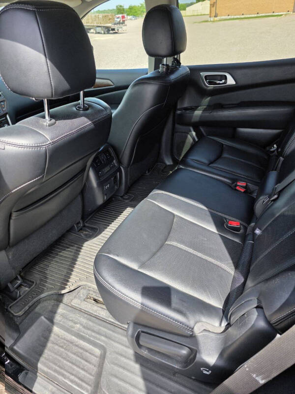 2017 Nissan Pathfinder Platinum