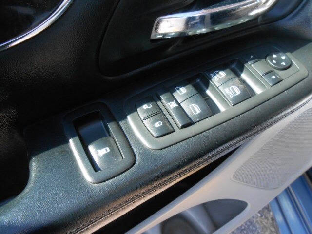 2012 Chrysler Town and Country Touring