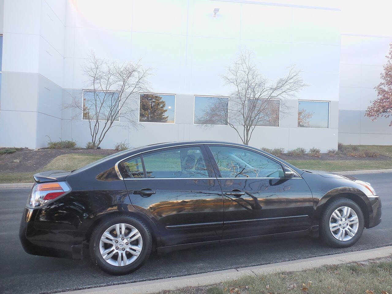 2010 Nissan Altima for sale at Genuine Motors in Schaumburg, IL