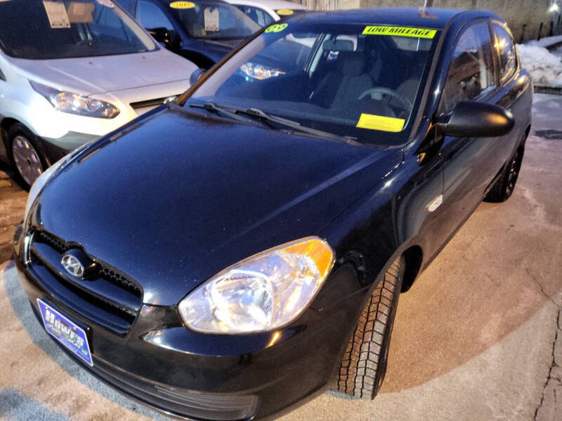 2009 Hyundai Accent for sale at Howe's Auto Sales LLC - Howe's Auto Sales in Lowell MA